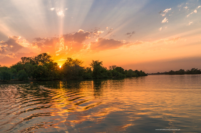 Zach&oacute;d nad rzeką Gambia