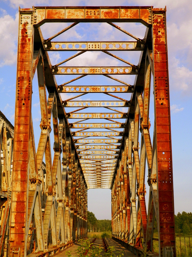 Mosty kolejowe nad Biebrzą...nieużywany....